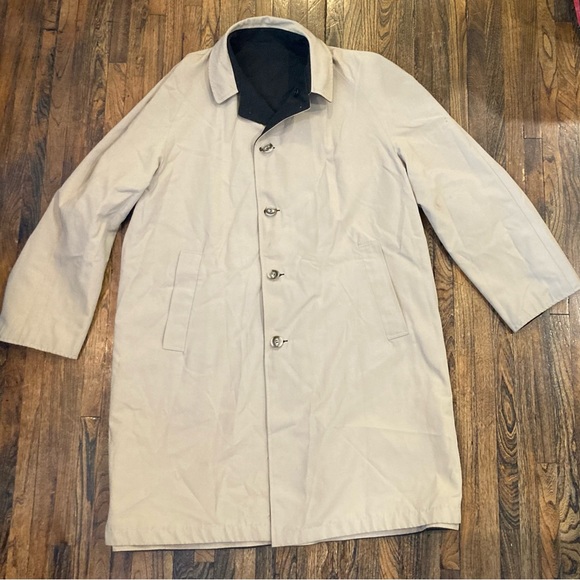 Reversible, trenchcoat beige and black - Picture 4 of 11